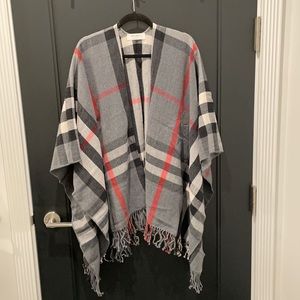 NWT Mer Sea Plaid Charcoal Travel Wrap With Pockets